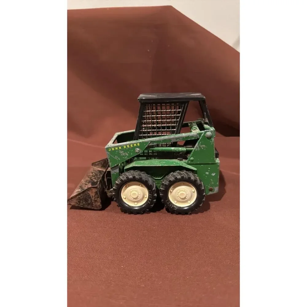 Ertl John Deere Skid Steer Loader Diecast Construction Toy